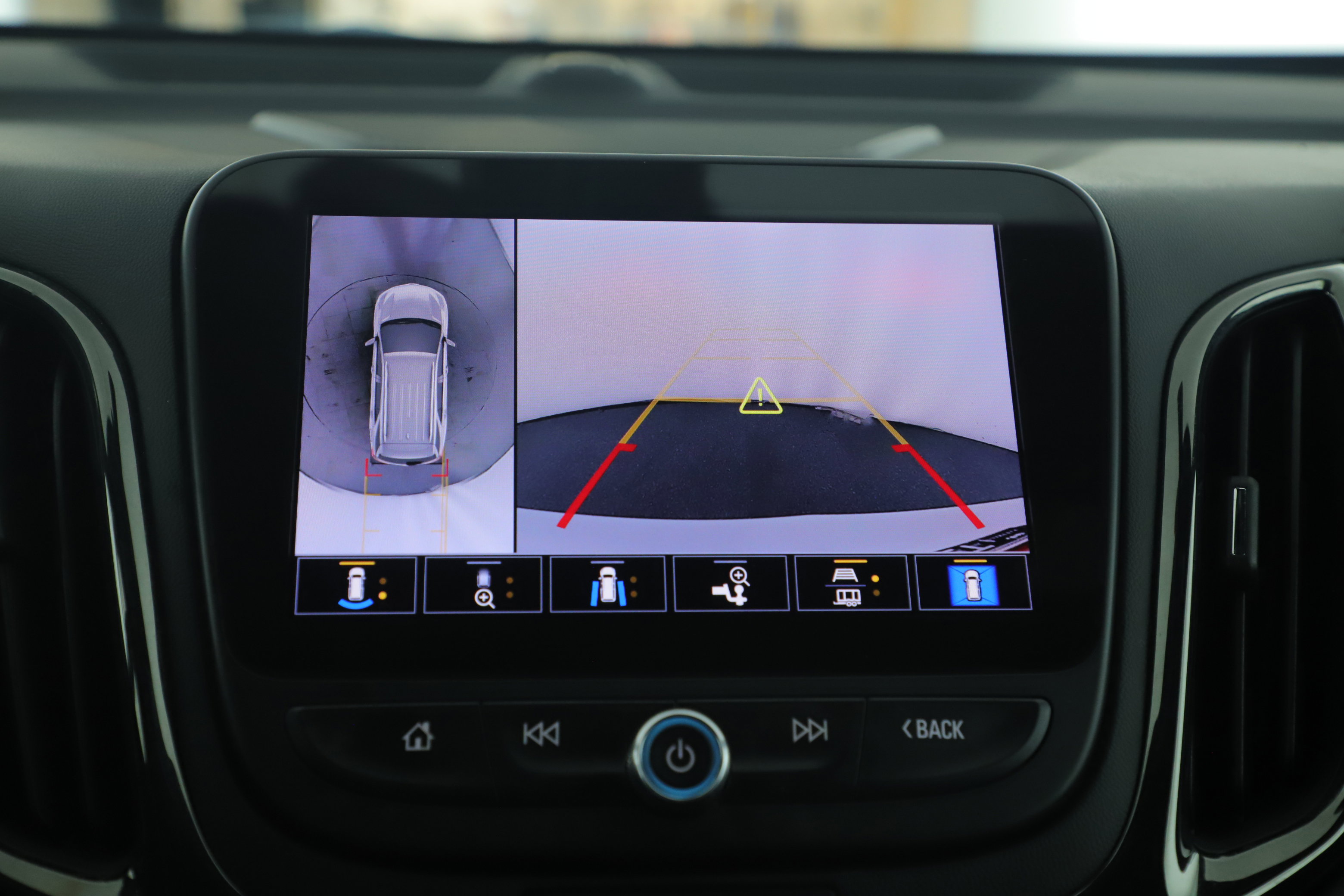 Used 2022 Chevrolet Equinox RS w/ RS Leather Package image 6