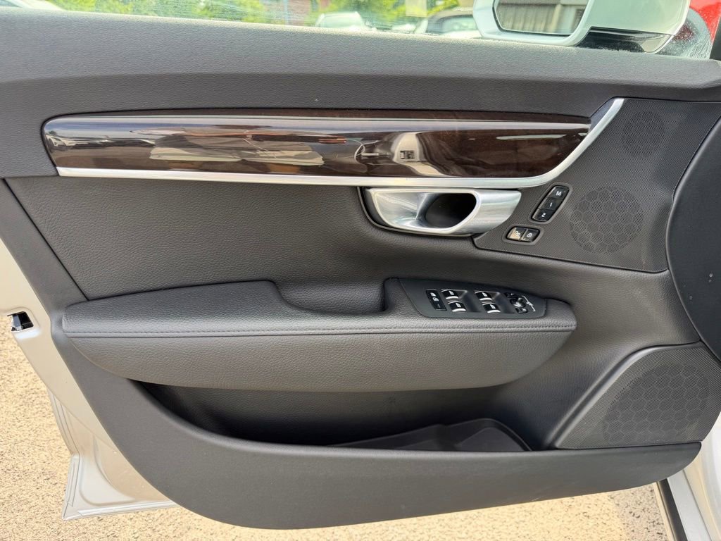 Used 2018 Volvo S90 T5 Momentum w/ Convenience Package FWD image 12