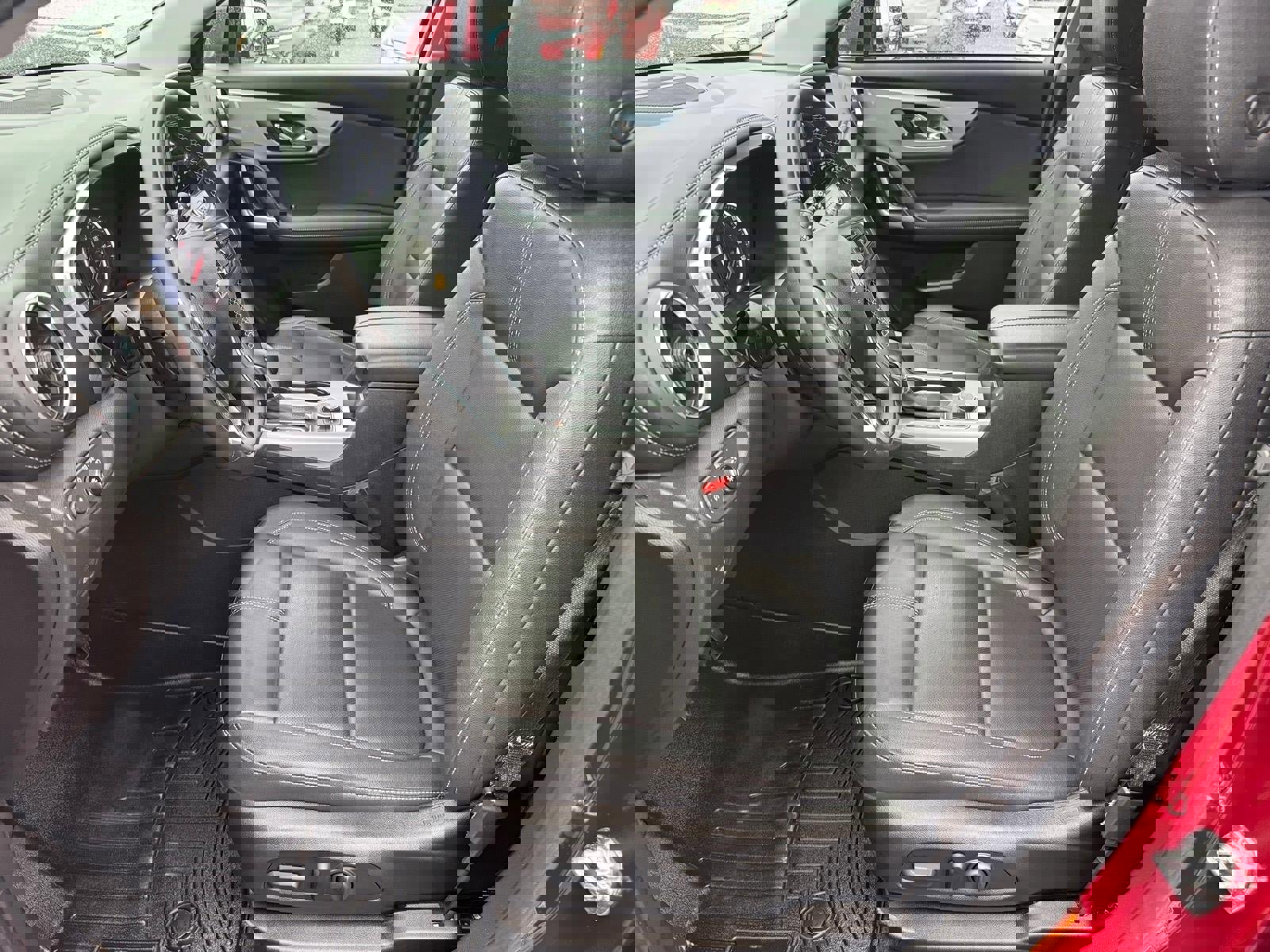 Used 2024 Chevrolet Blazer LT image 5