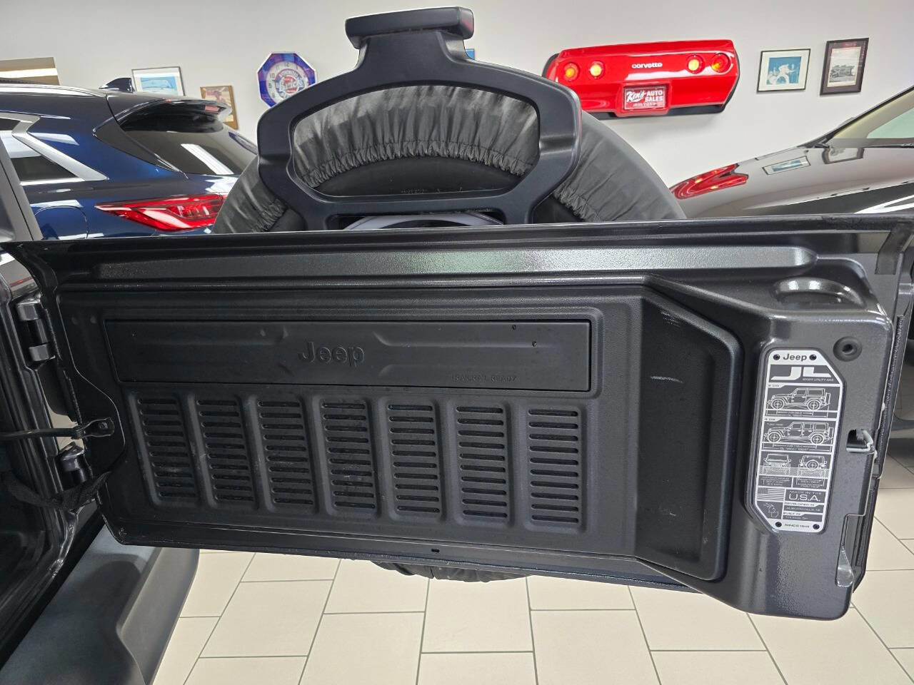 Used 2022 Jeep Wrangler Unlimited Sport image 37