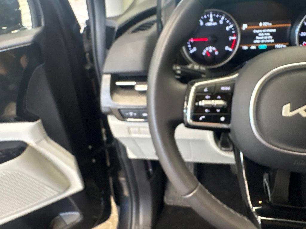Certified 2024 Kia Carnival EX FWD image 26