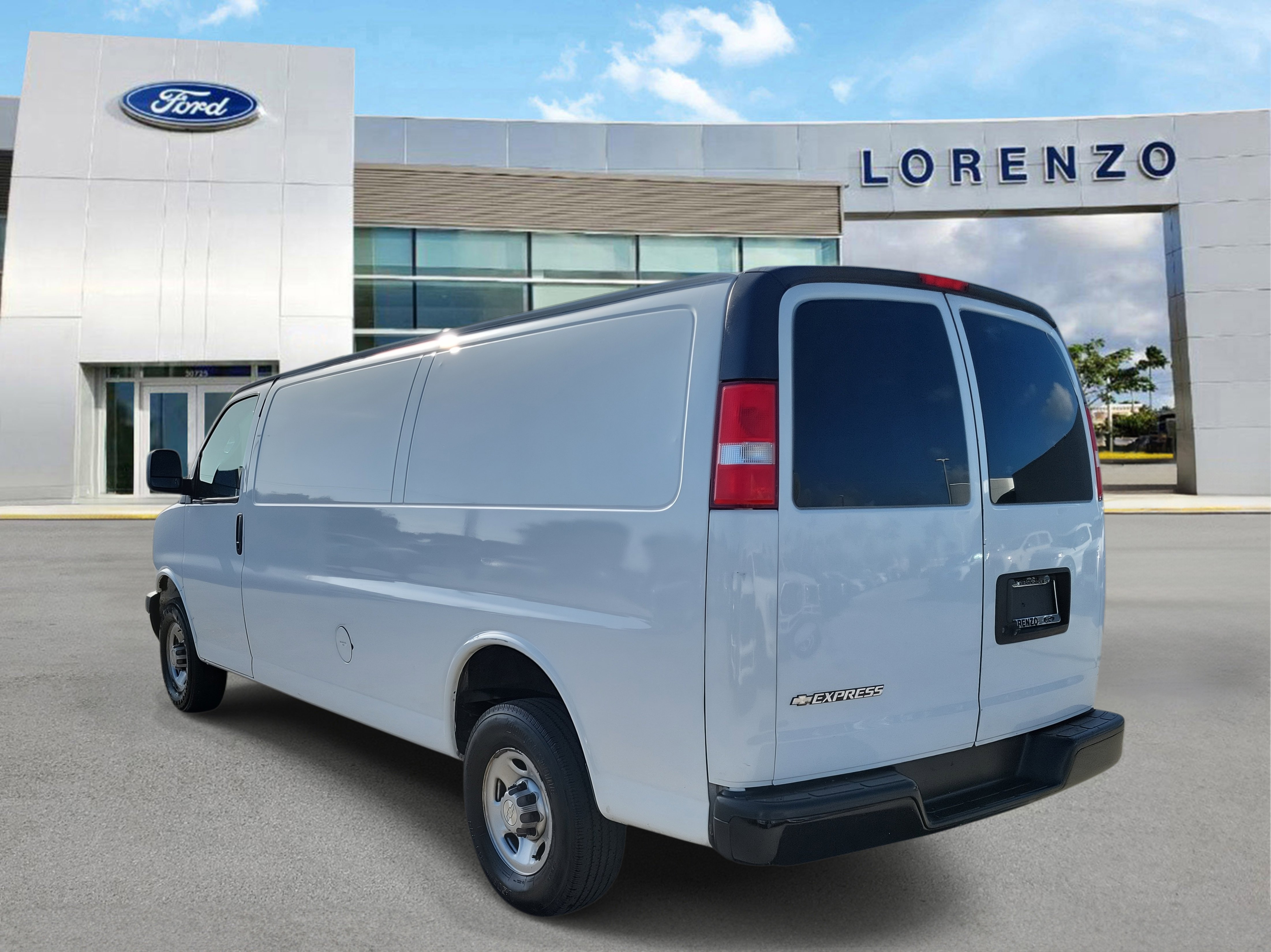 Used 2021 Chevrolet Express 2500 Extended w/ Driver Convenience Package image 7