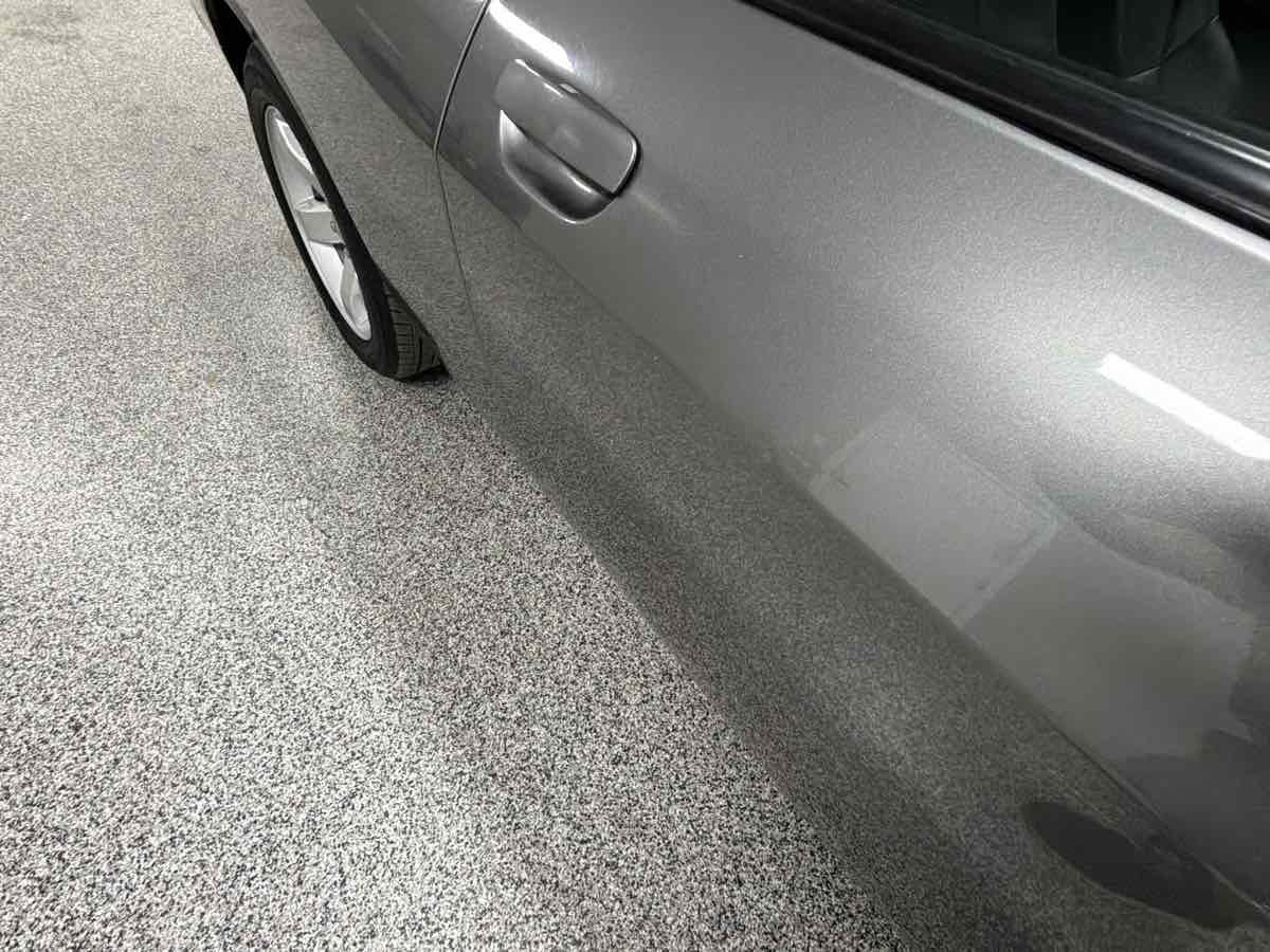 Used 2011 Dodge Challenger RWD image 30