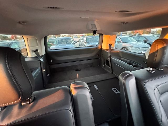 New 2025 Lincoln Navigator Reserve image 19