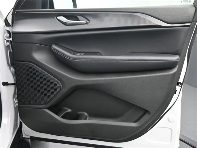 Used 2024 Jeep Grand Cherokee Laredo image 20