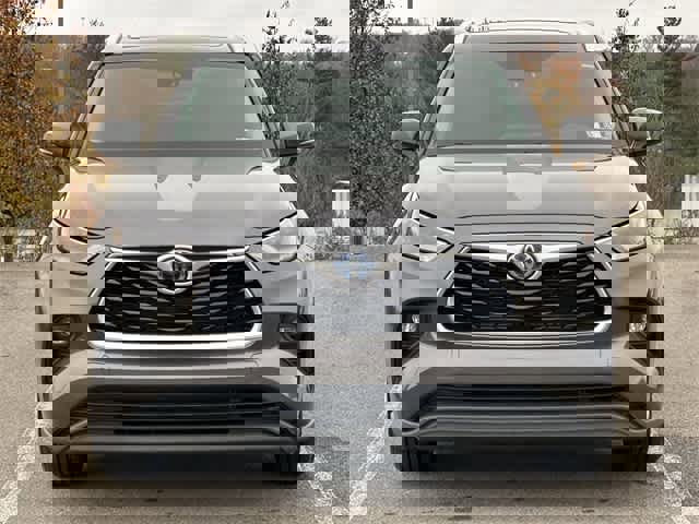 Used 2022 Toyota Highlander XLE image 33