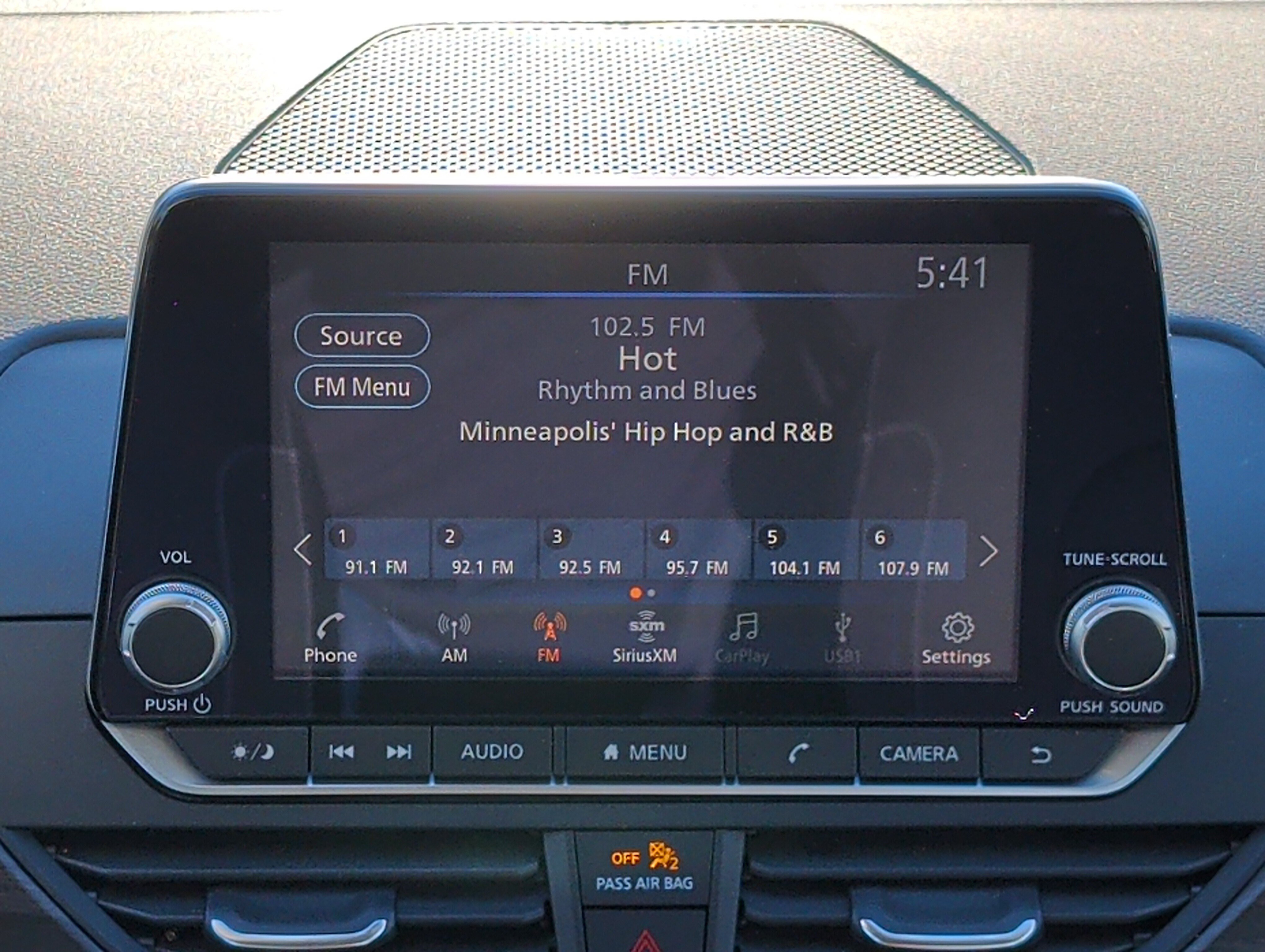 Used 2025 Nissan Altima 2.5 SV FWD image 23