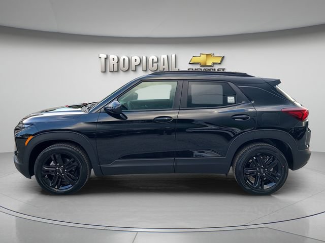 New 2026 Chevrolet TrailBlazer LT w/ Midnight Edition FWD image 2