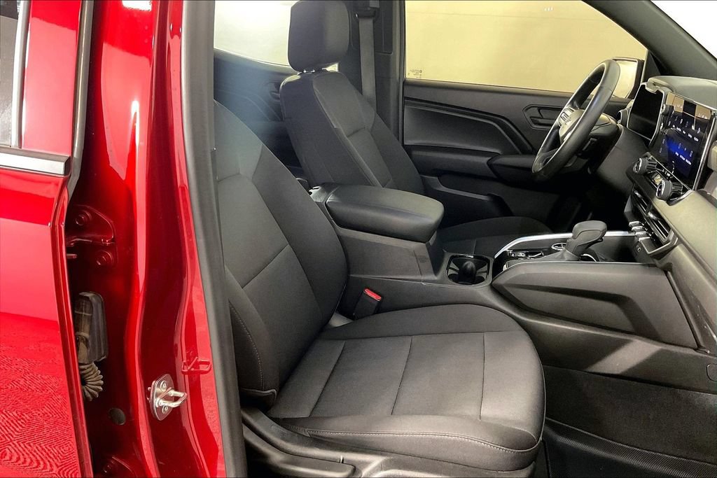 Used 2023 Chevrolet Colorado Trail Boss w/ Technology Package AWD/4WD image 9