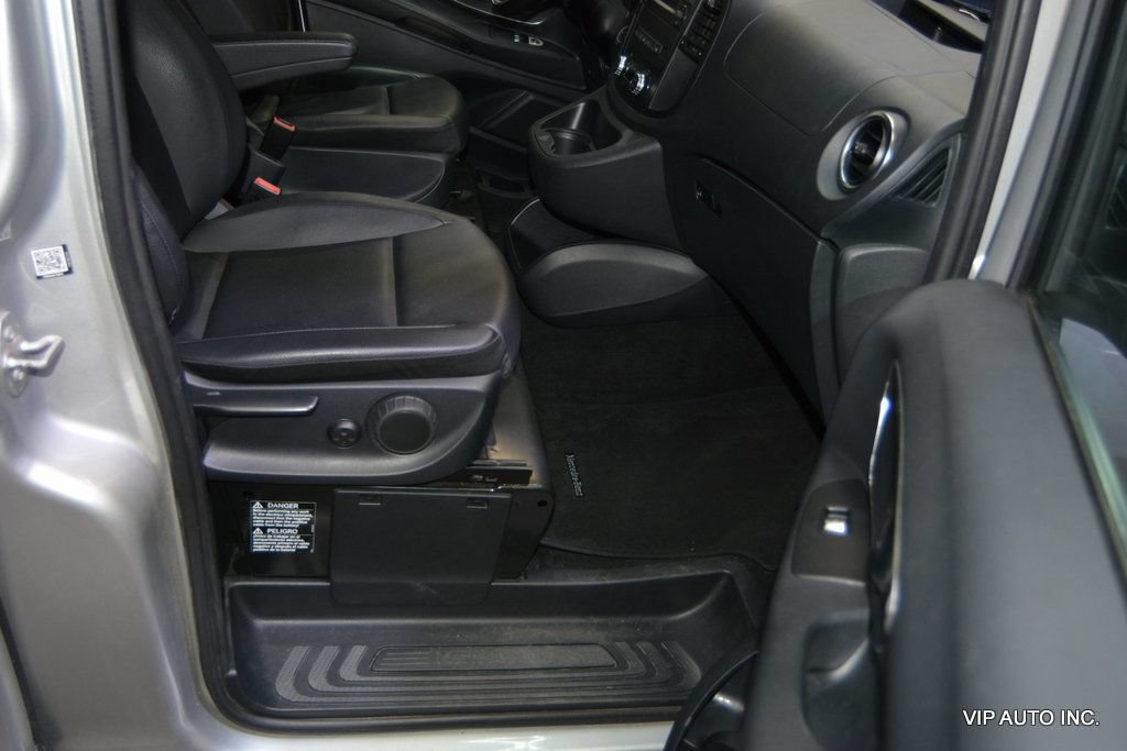 Used 2017 Mercedes-Benz Metris Passenger image 13