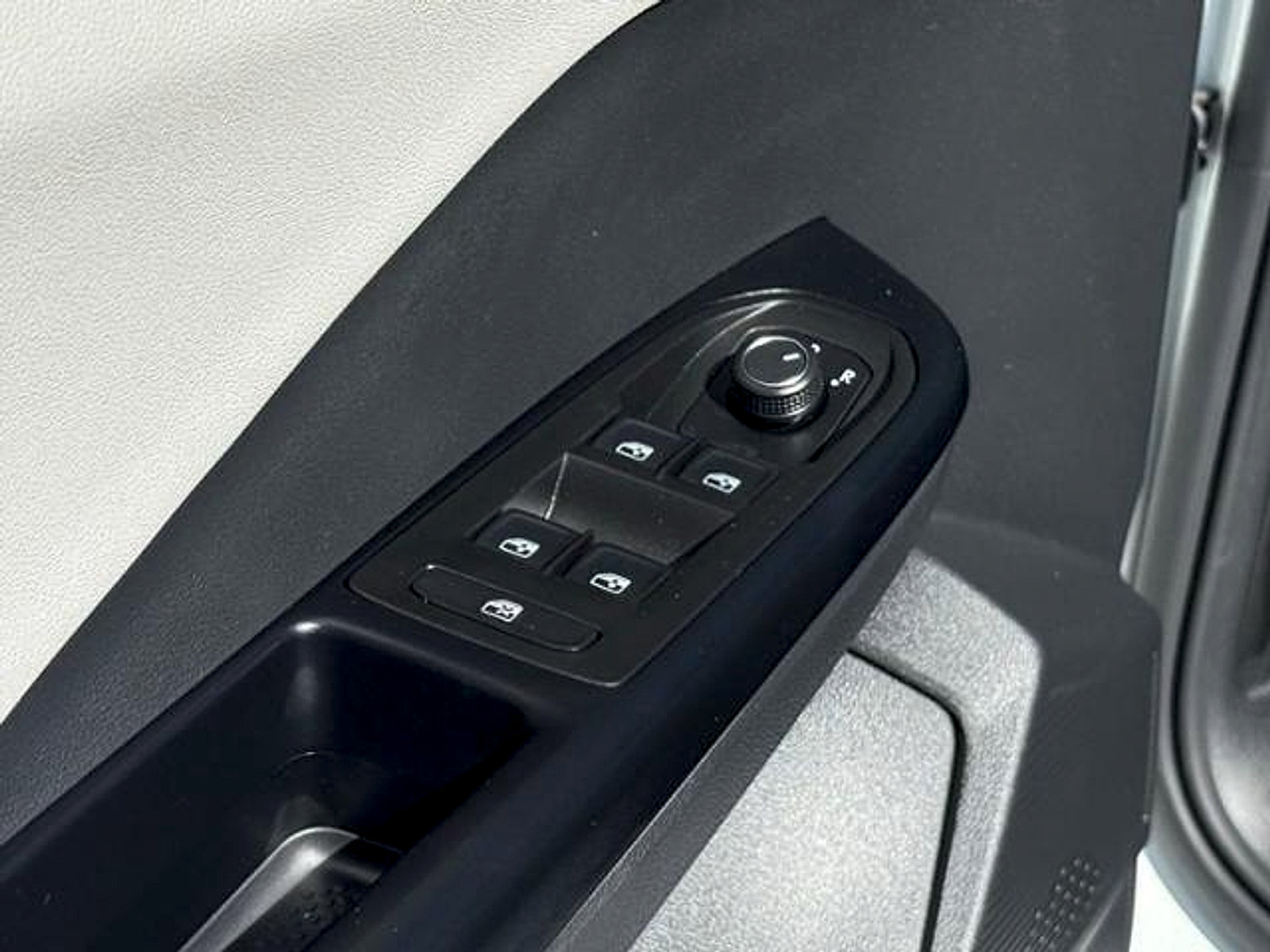 New 2026 Volkswagen Taos S FWD image 10