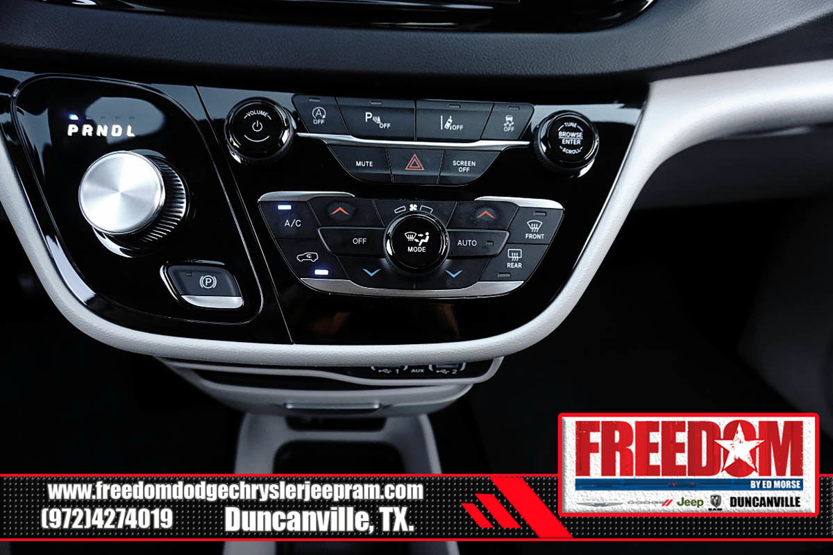 Certified 2024 Chrysler Pacifica Touring-L FWD image 22