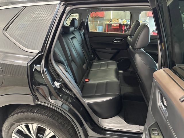 Used 2021 Nissan Rogue SV w/ Premium Package AWD/4WD image 15