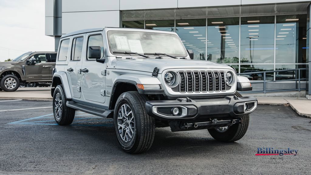 Used 2024 Jeep Wrangler Sahara AWD/4WD image 3