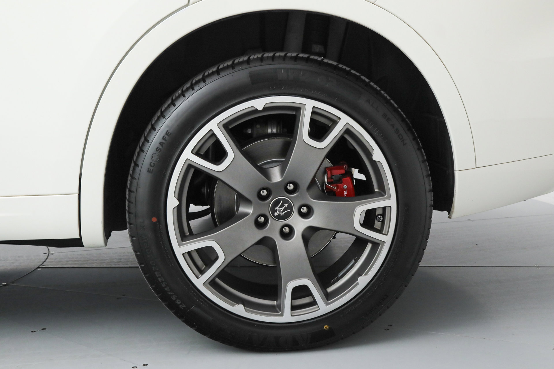 Certified 2023 Maserati Levante GT image 23