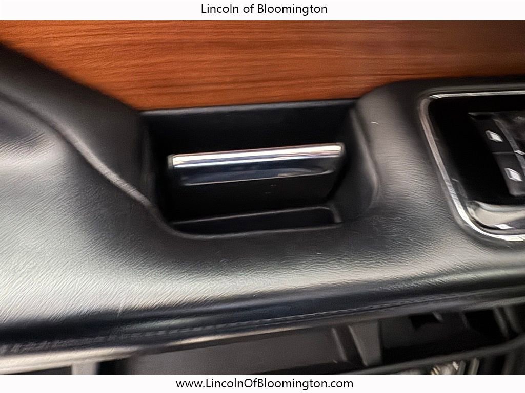 Used 2019 Lincoln Navigator L Reserve image 37