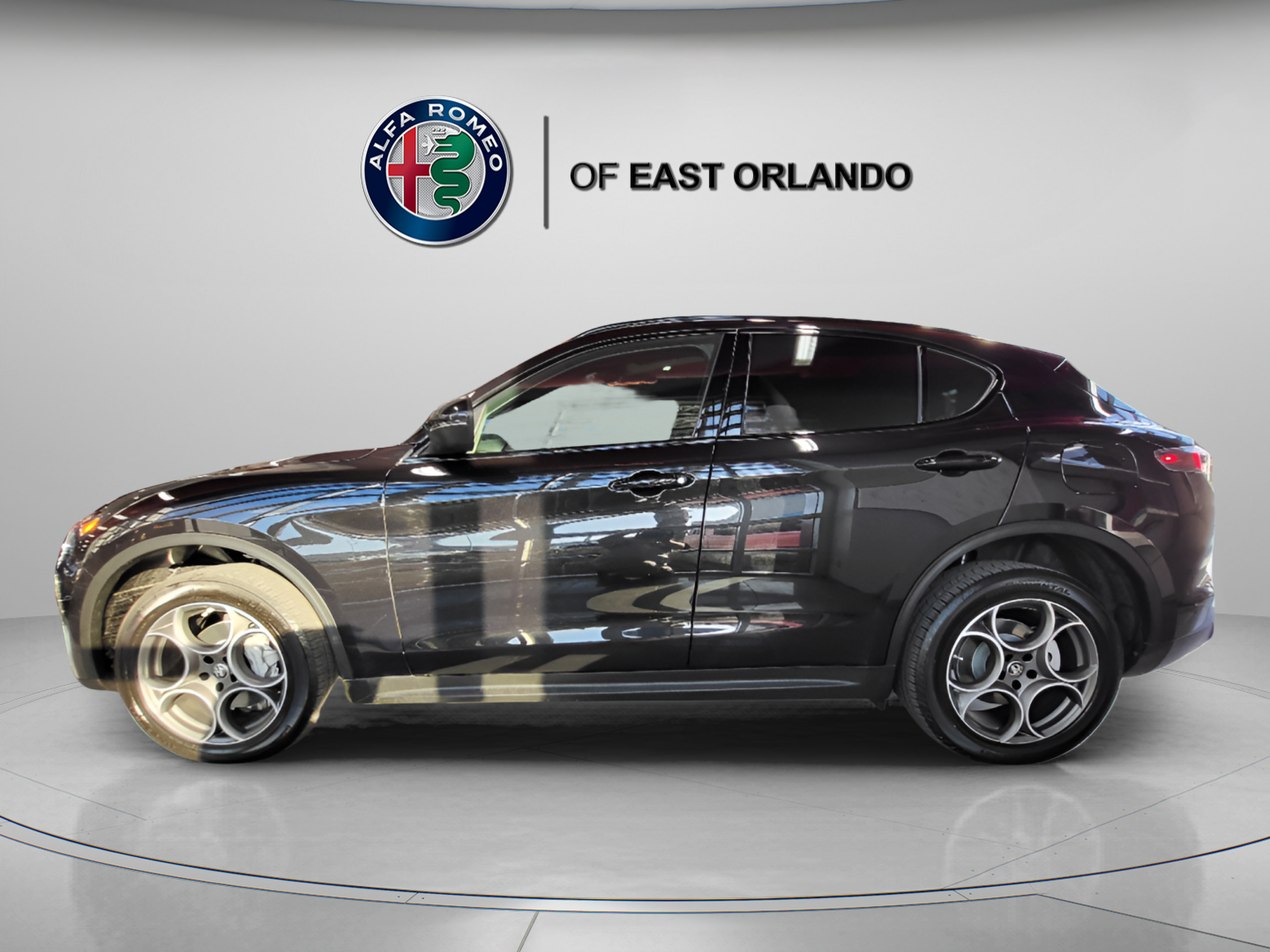 New 2025 Alfa Romeo Stelvio Sprint AWD/4WD image 3