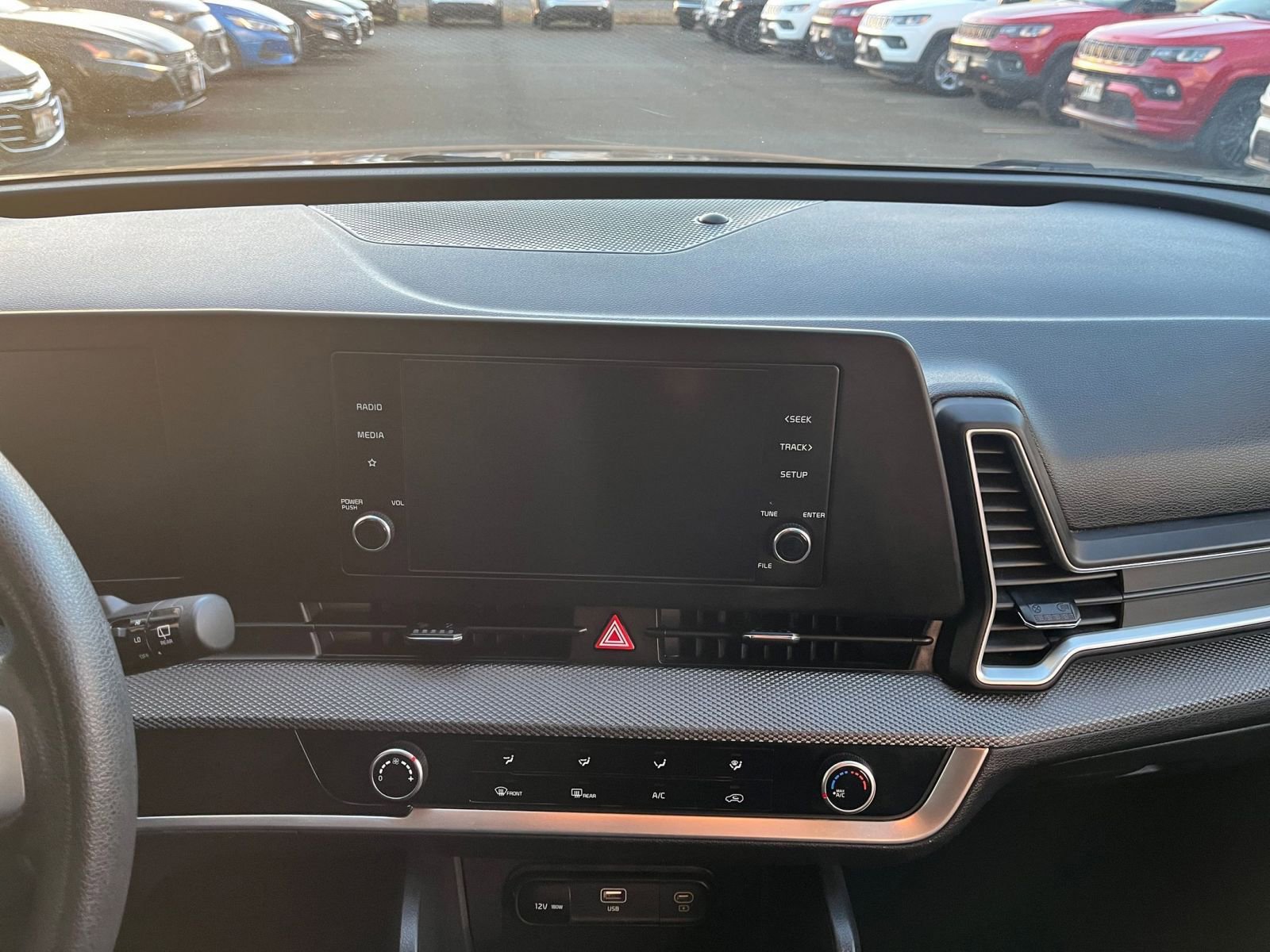 Used 2023 Kia Sportage LX image 17