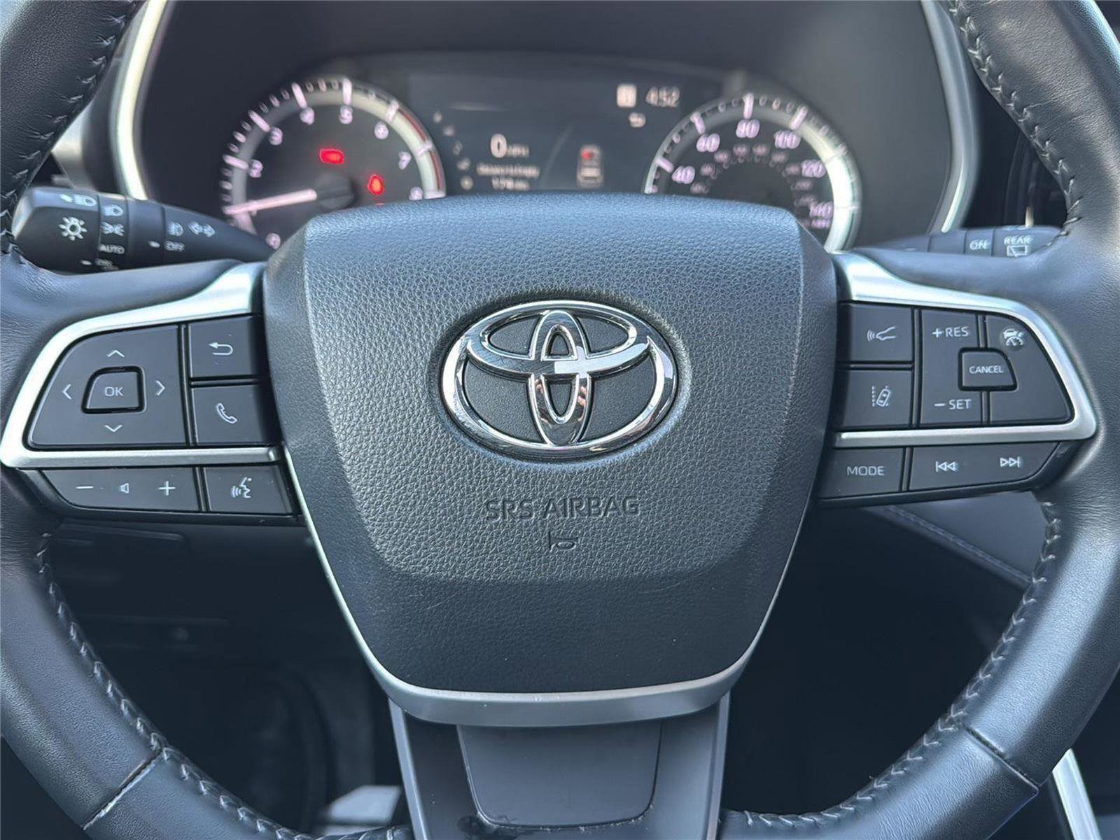 Used 2023 Toyota Highlander XLE image 13