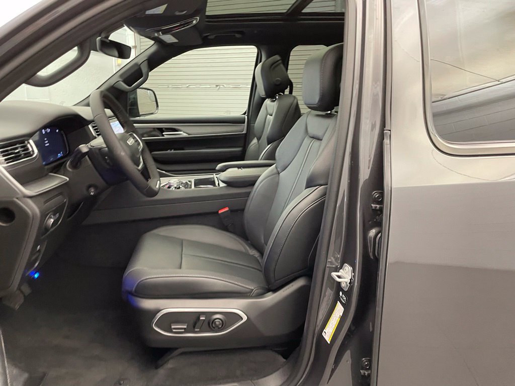 New 2026 Jeep Grand Wagoneer Limited AWD/4WD image 20