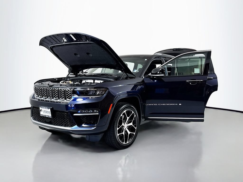 Used 2023 Jeep Grand Cherokee Summit AWD/4WD image 26