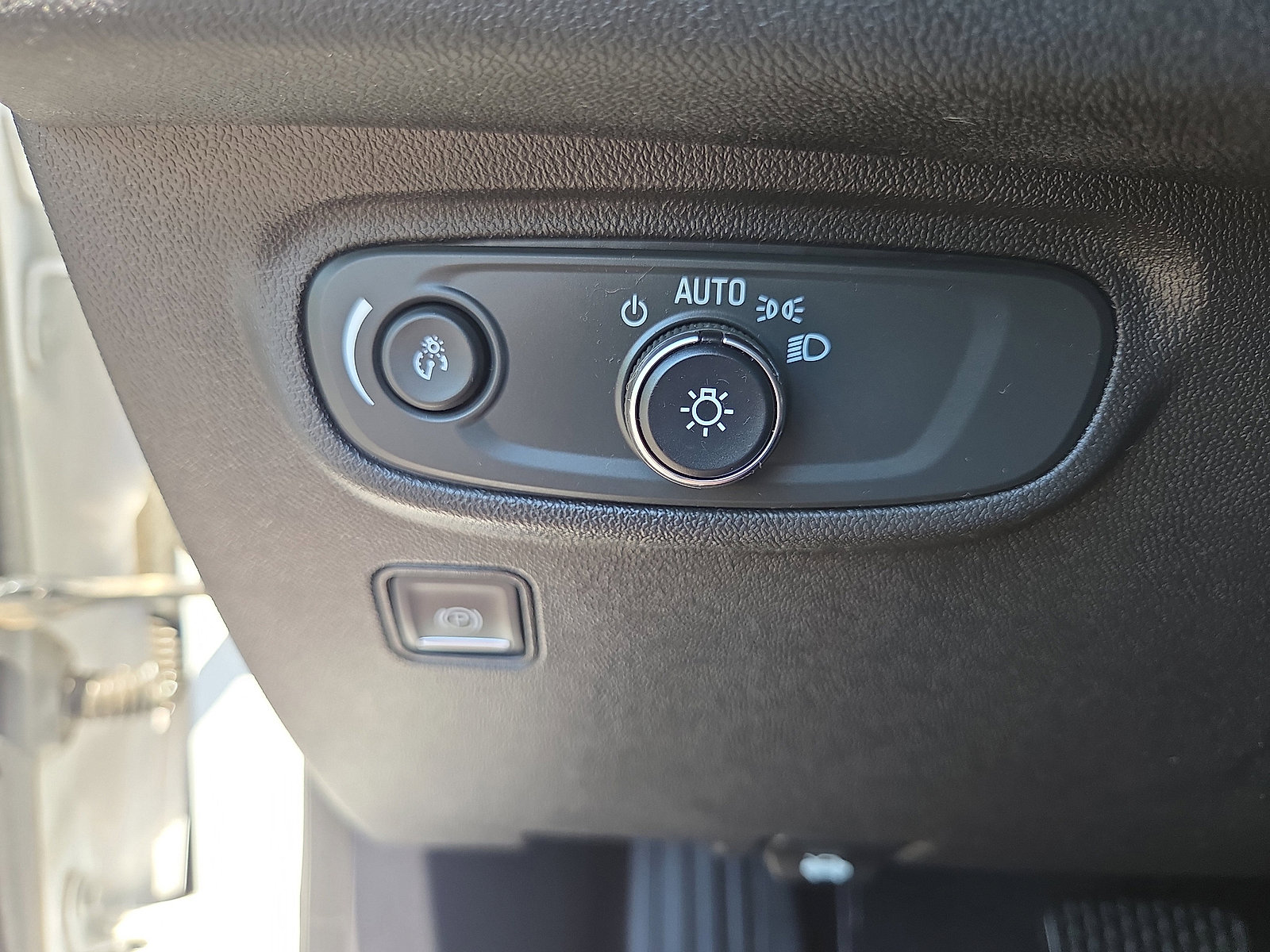 Used 2020 GMC Terrain SLE w/ Driver Convenience Package AWD/4WD image 30