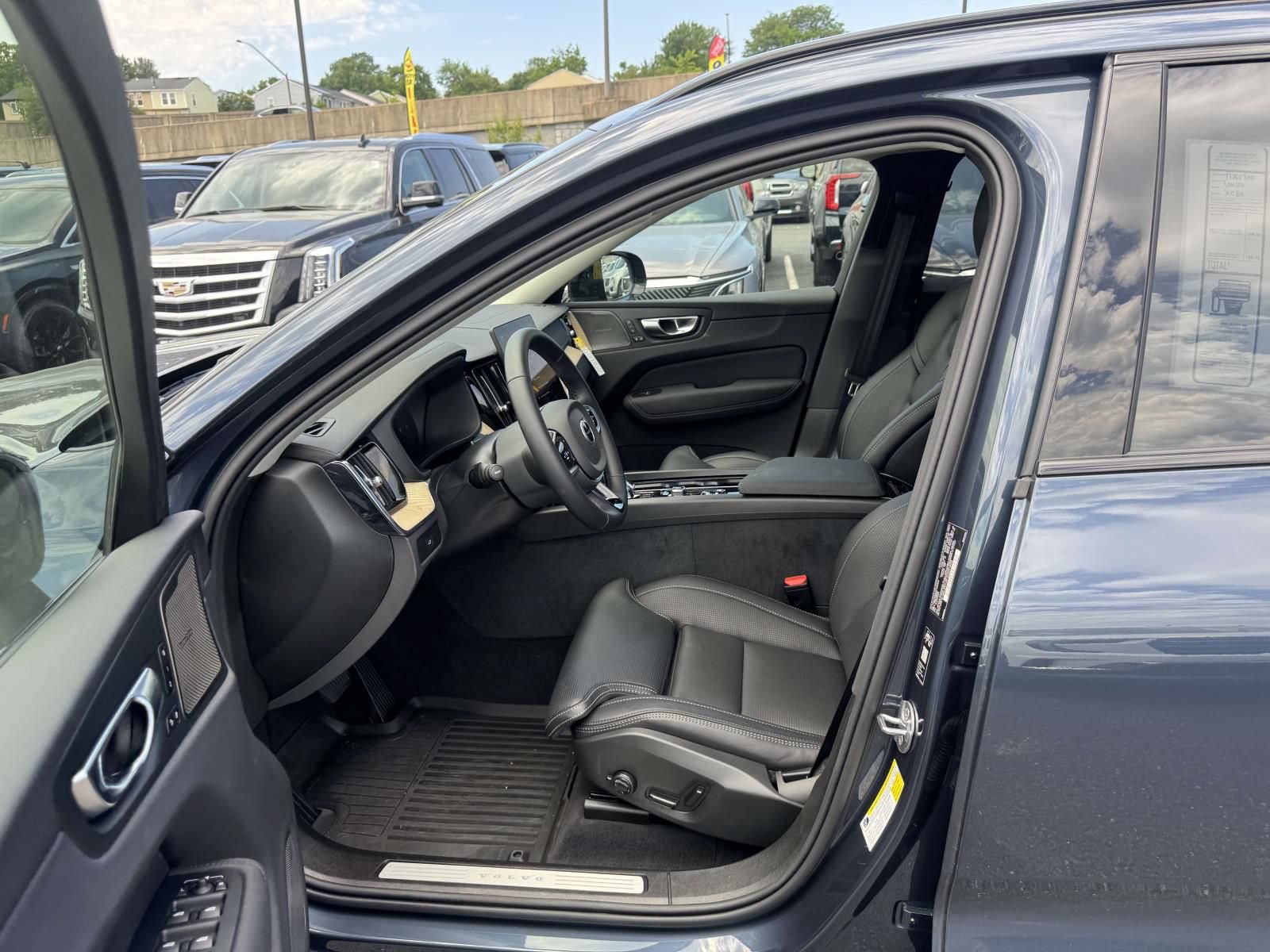 Used 2026 Volvo XC60 B5 Ultra w/ Climate Package AWD/4WD image 21