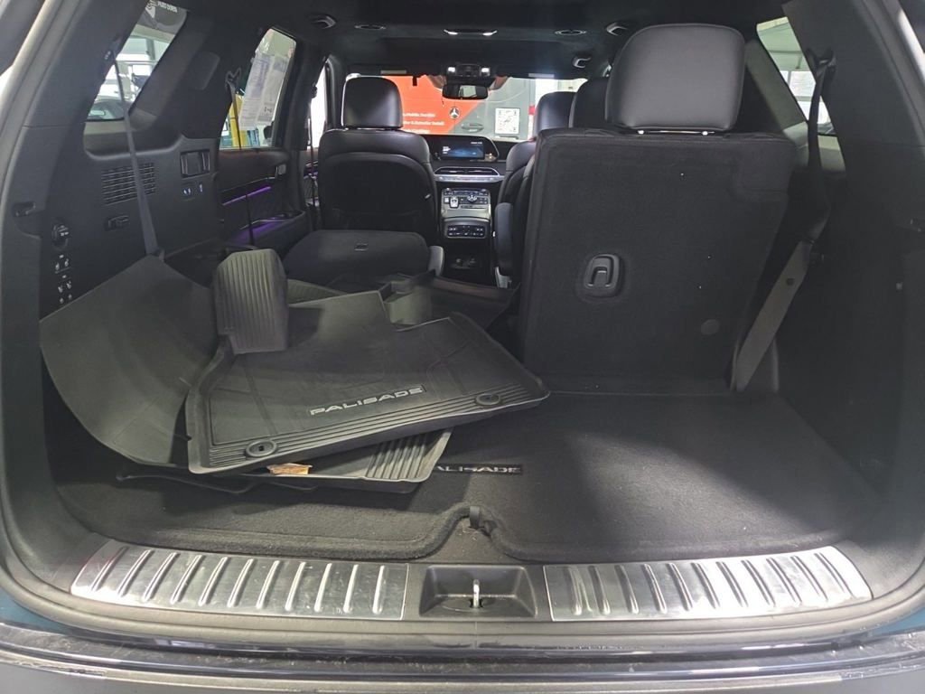 Used 2021 Hyundai Palisade Calligraphy w/ Winter Package image 10