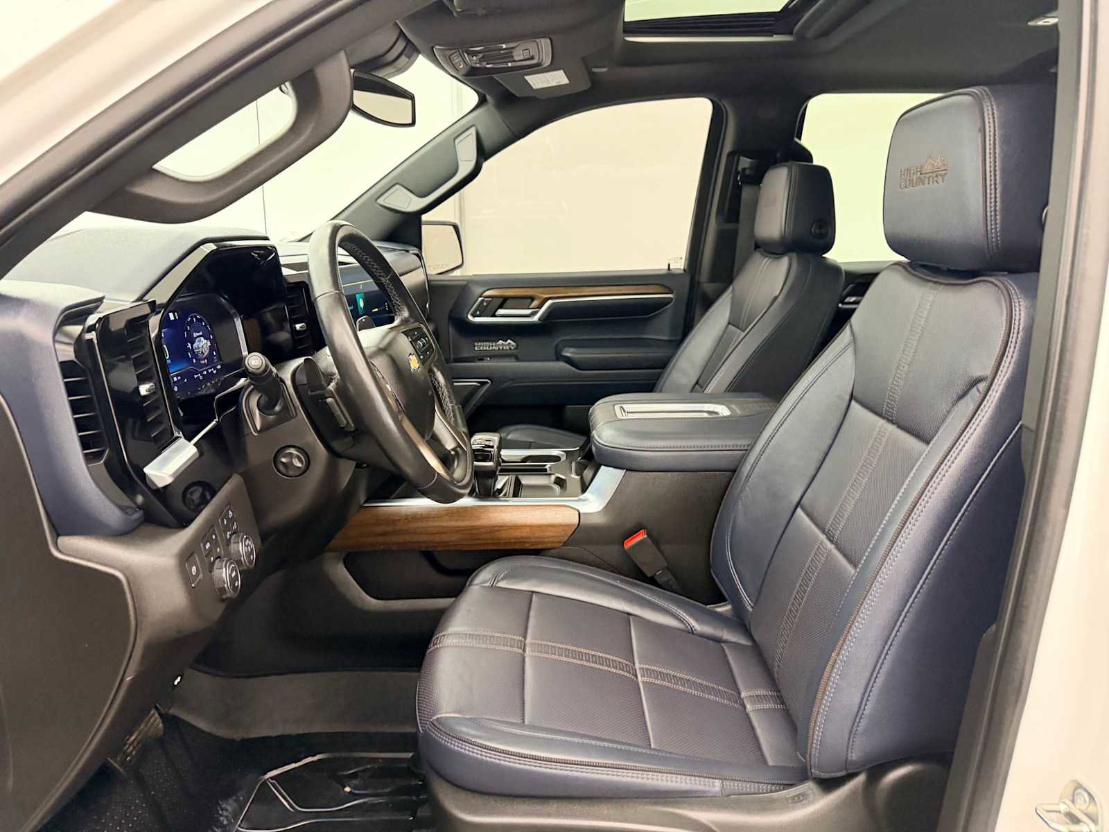 Used 2022 Chevrolet Silverado 1500 High Country image 15