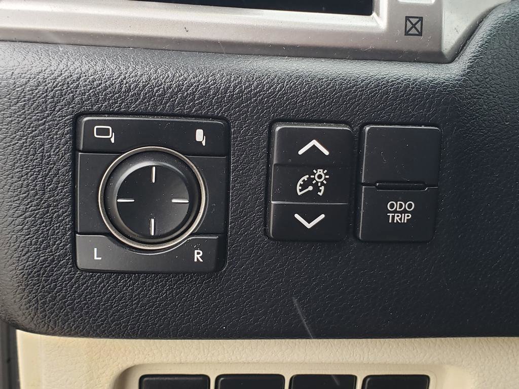 Used 2022 Lexus GX 460 w/ Accessory Package image 28