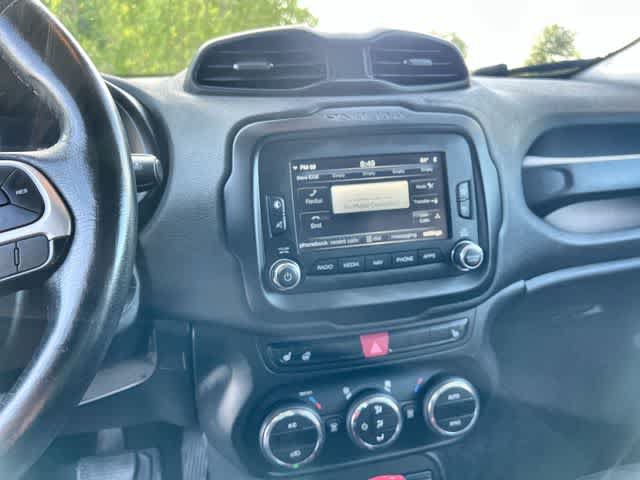 Used 2016 Jeep Renegade Trailhawk w/ Premium Trailhawk Package AWD/4WD image 18