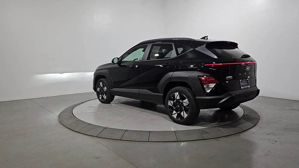 Certified 2025 Hyundai Kona SEL AWD/4WD image 3