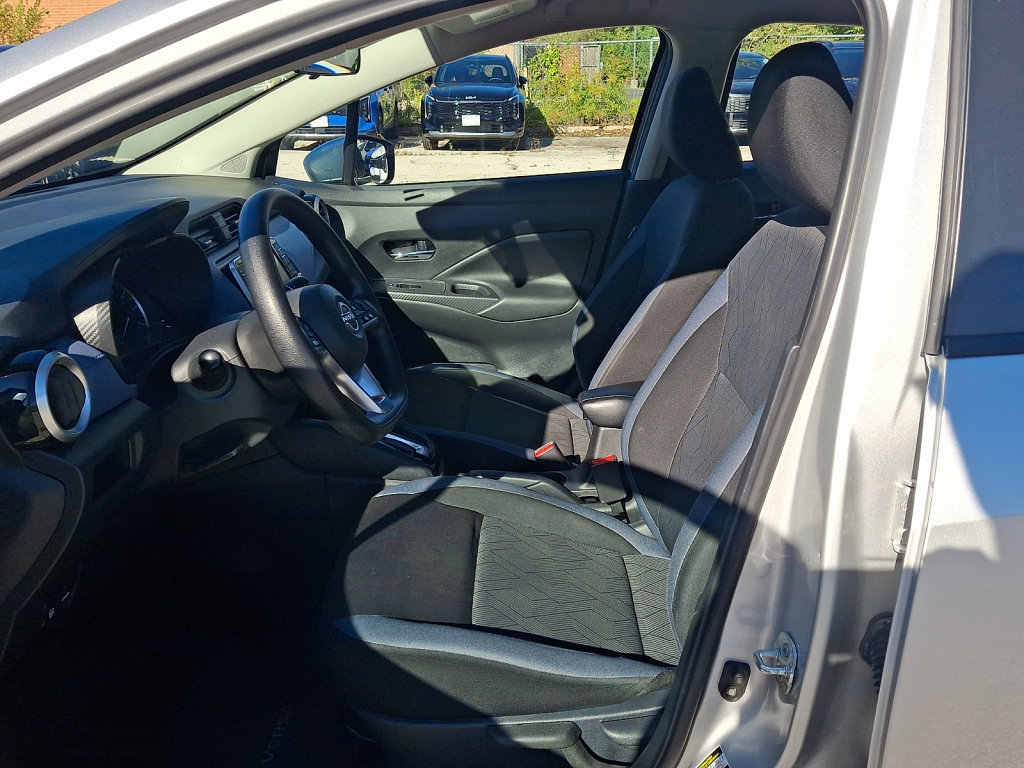 Used 2024 Nissan Versa SV FWD image 22