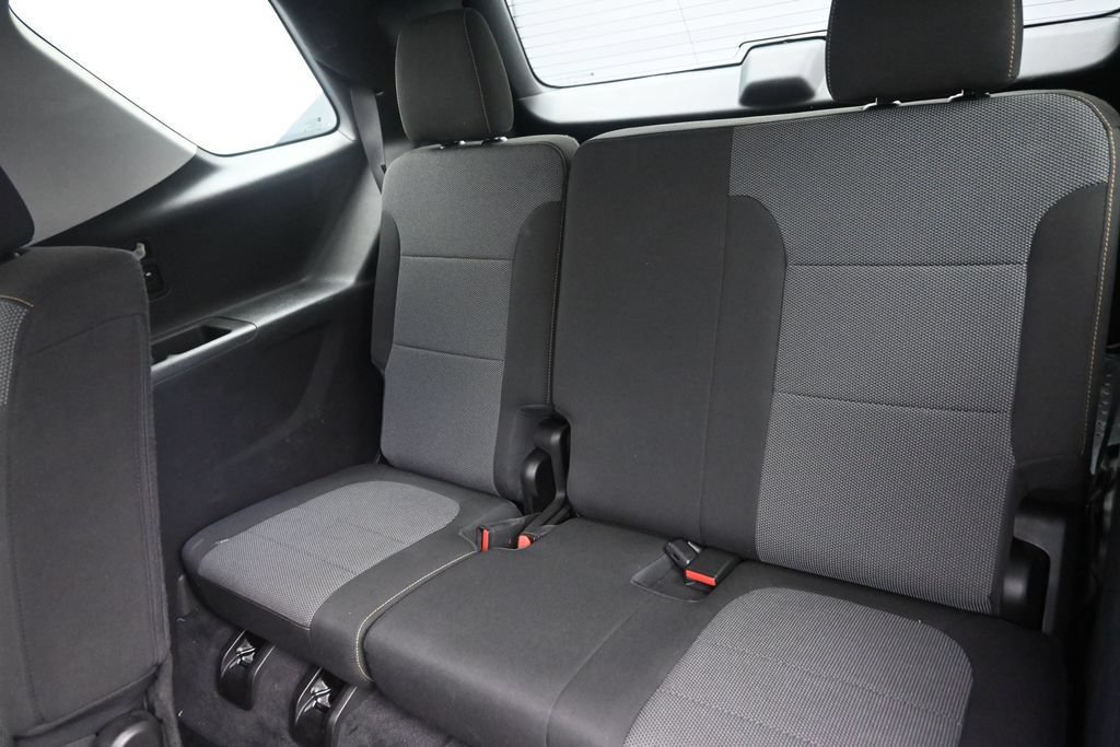 Used 2021 Chevrolet Traverse LS FWD image 15