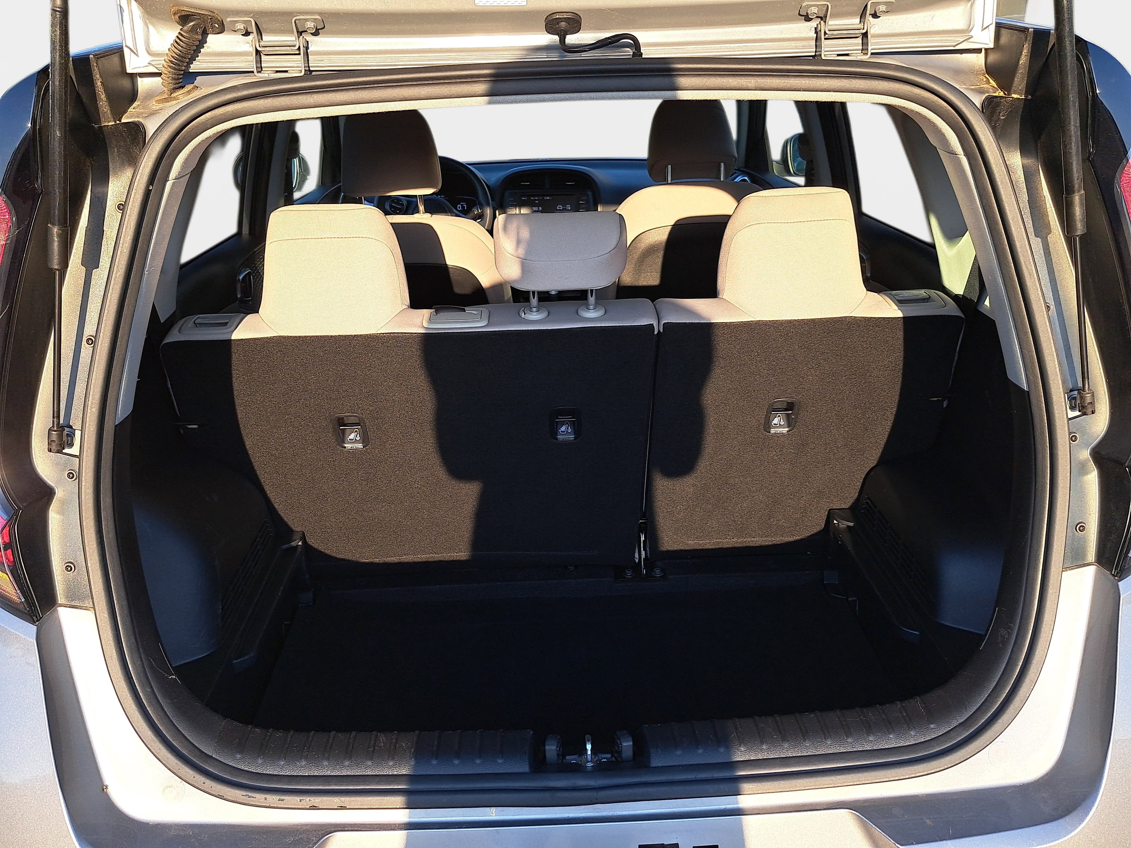 Used 2023 Kia Soul LX image 12