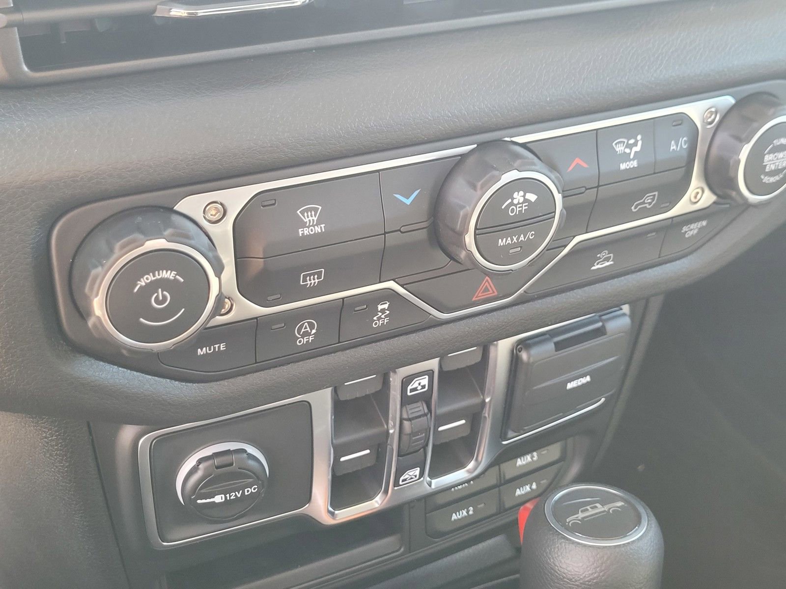 New 2026 Jeep Gladiator Sport image 16