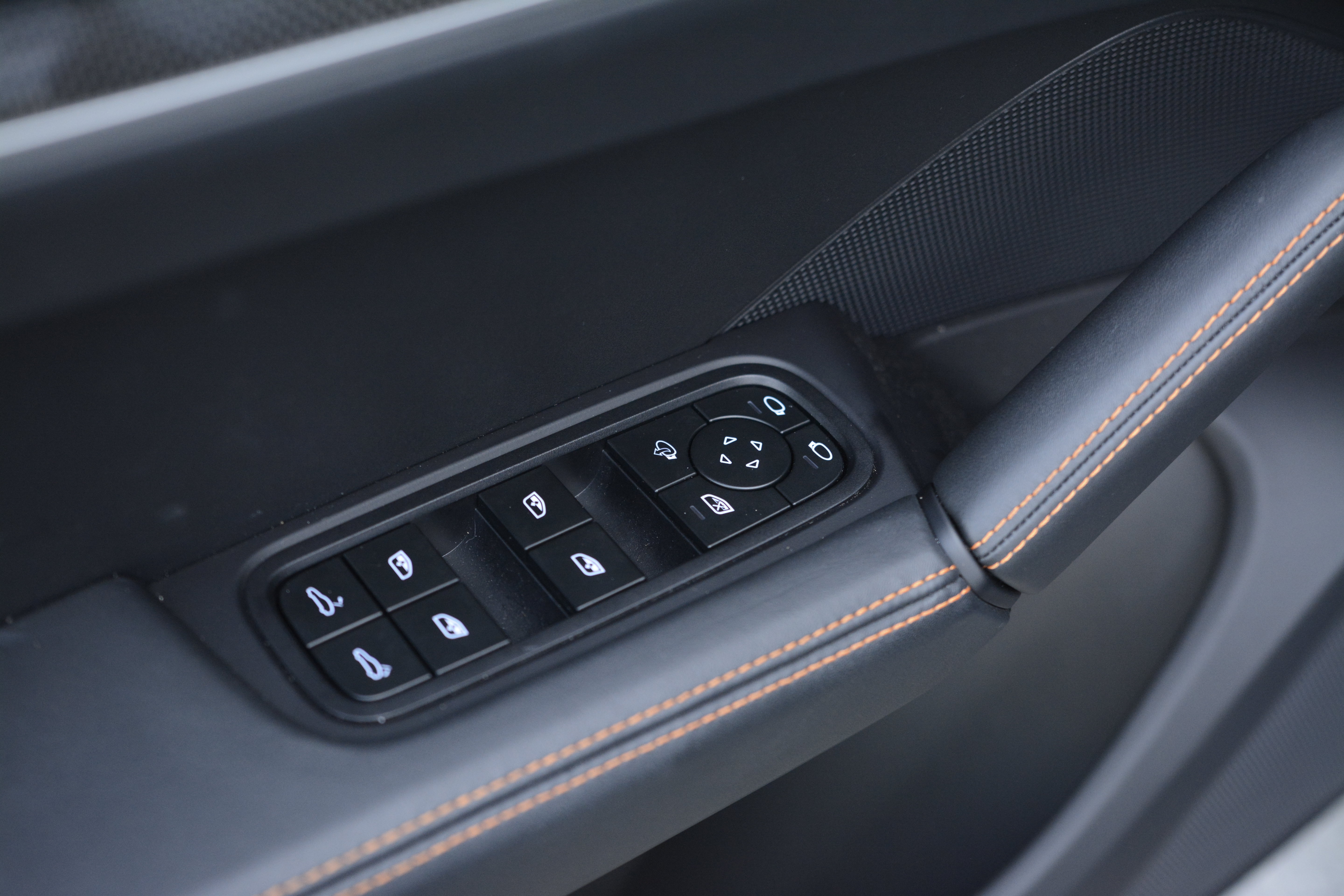 Certified 2025 Porsche Cayenne S AWD/4WD image 15