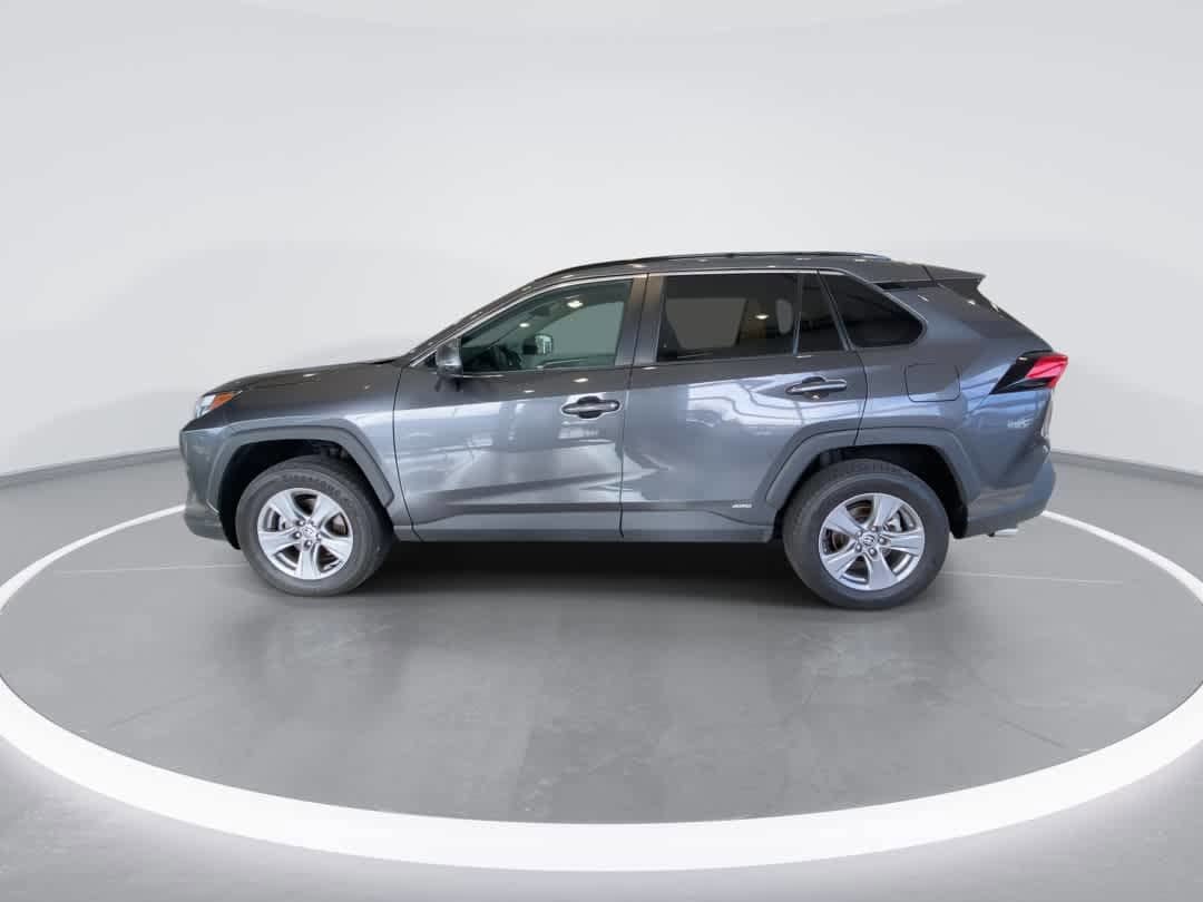 Used 2022 Toyota RAV4 XLE w/ Convenience Package AWD/4WD image 5