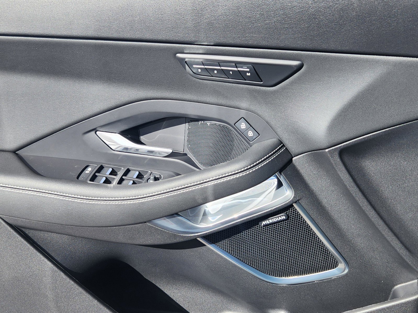 New 2024 Jaguar E-PACE R-Dynamic SE image 13