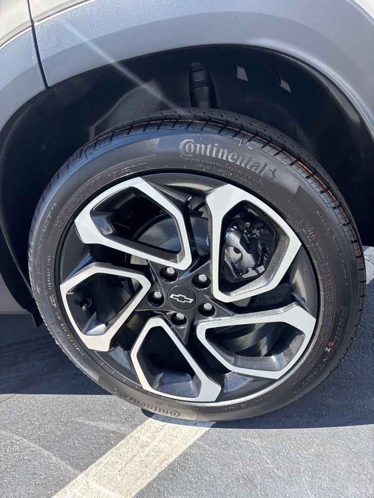 New 2026 Chevrolet Trax RS w/ Sunroof Package FWD image 8