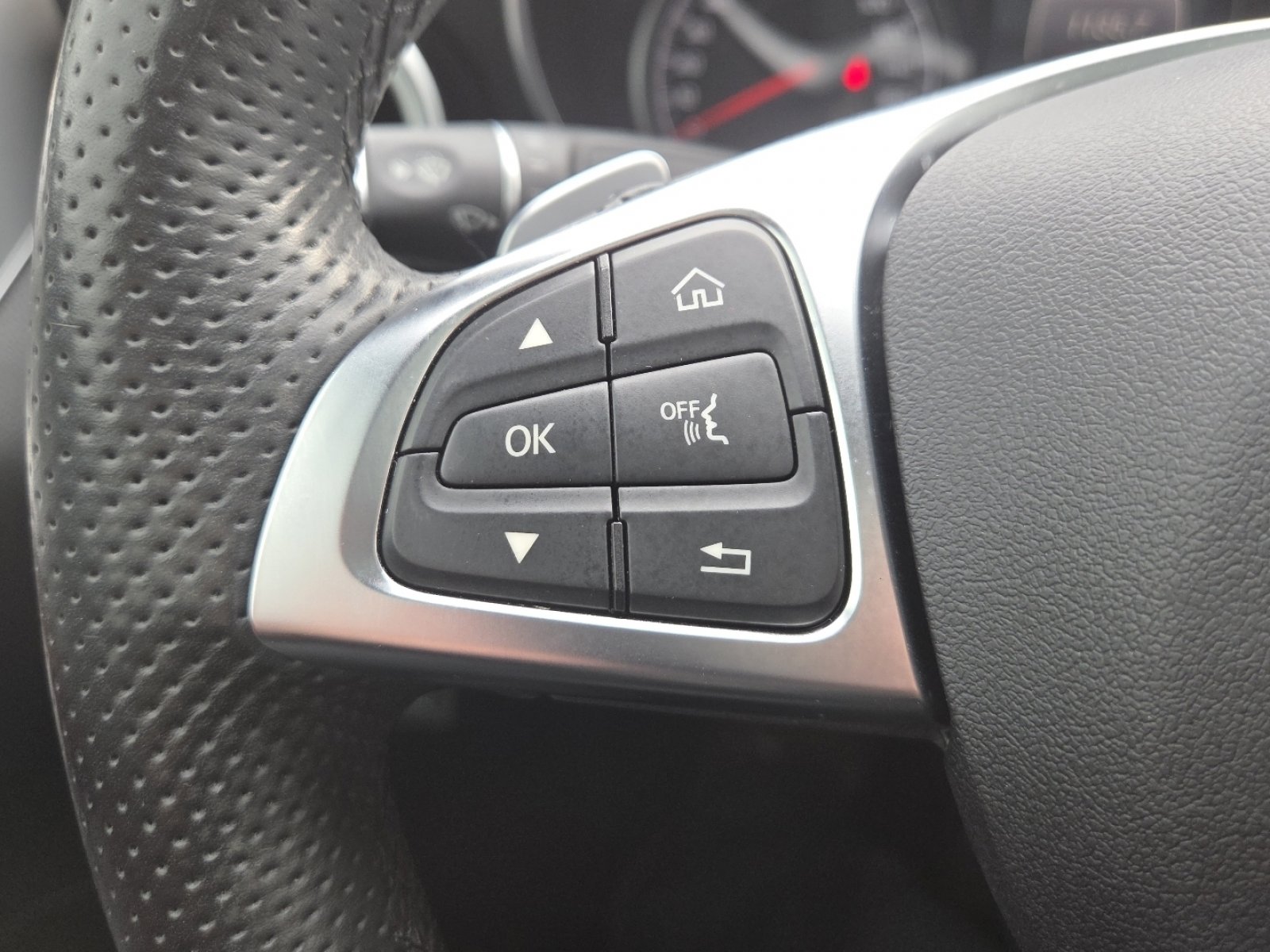 Used 2016 Mercedes-Benz C 450 AMG image 31