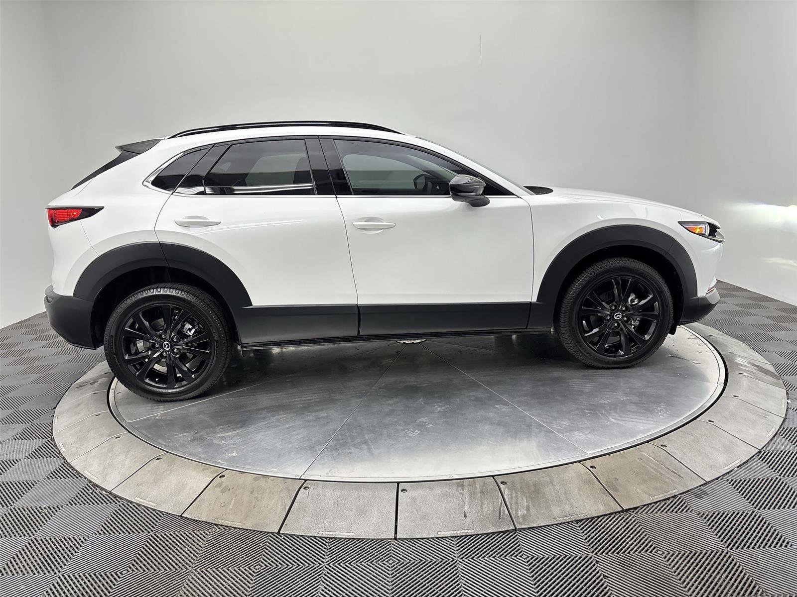 Used 2025 MAZDA CX-30 2.5 Turbo w/ Premium Plus Pkg image 17