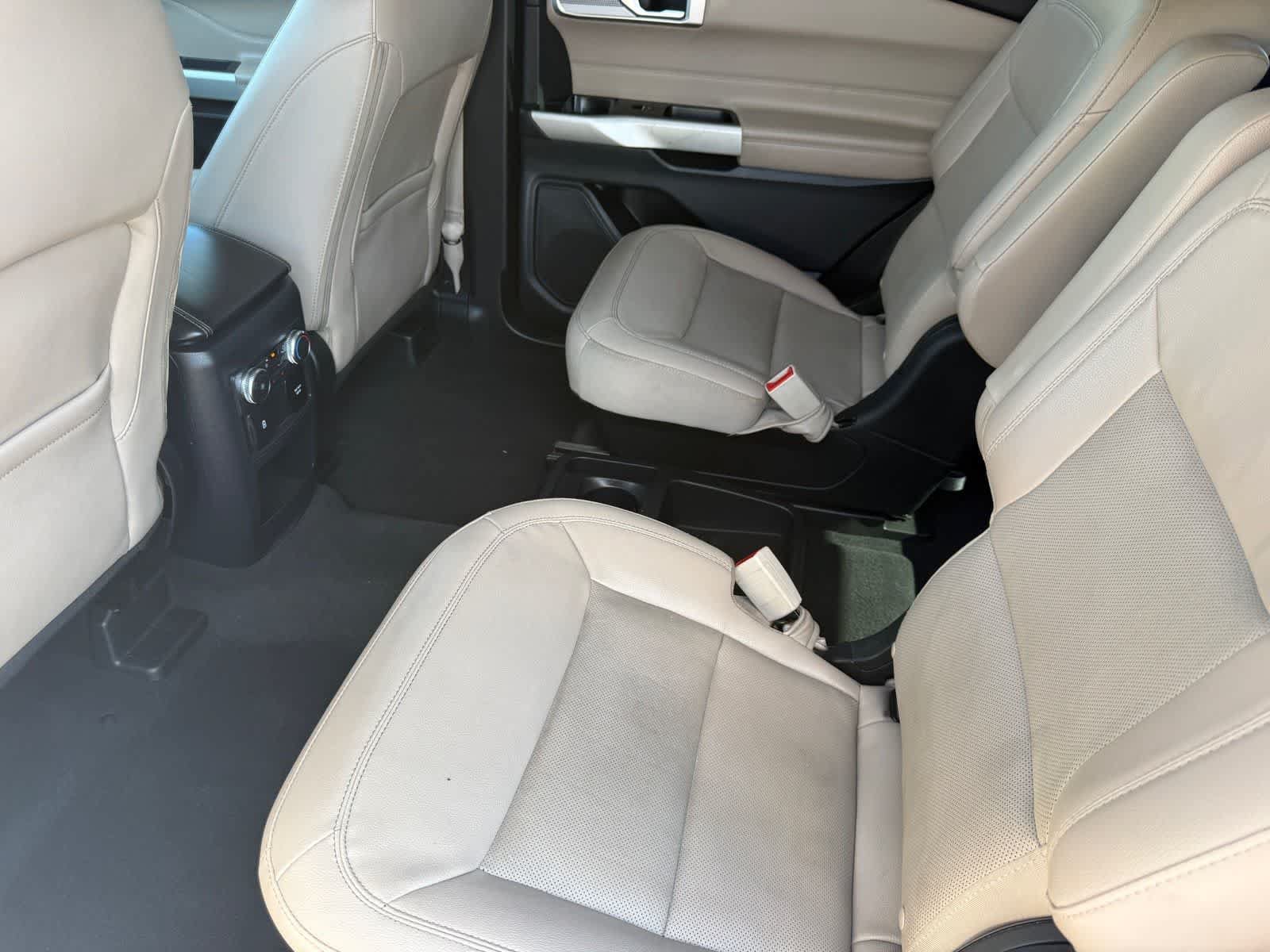 Used 2021 Ford Explorer Limited w/ Hybrid Equipment Group 310A RWD image 27