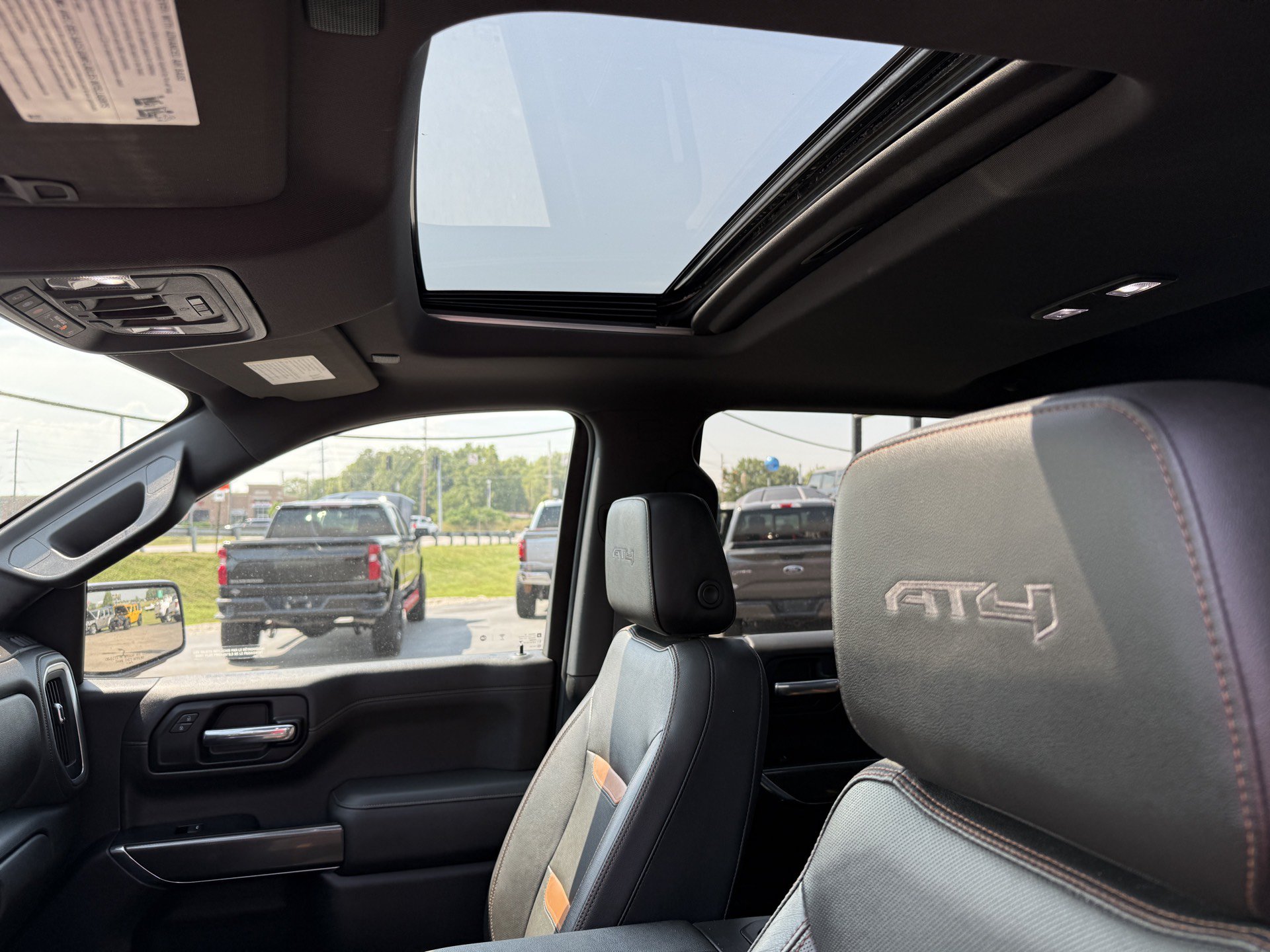 Used 2019 GMC Sierra 1500 AT4 w/ AT4 Premium Package AWD/4WD image 10