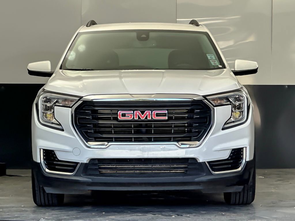 Used 2022 GMC Terrain SLE w/ Driver Convenience Package image 8