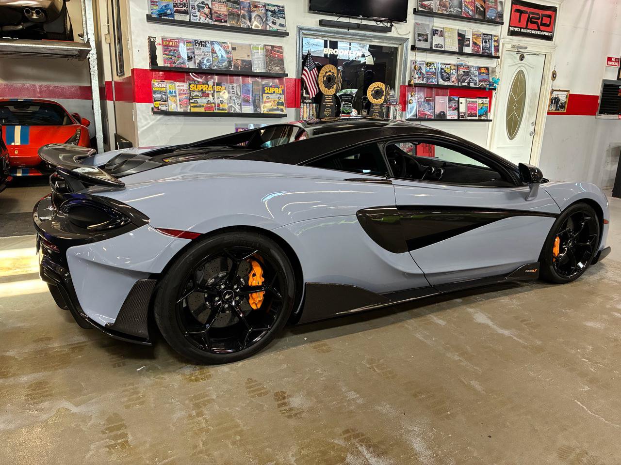 Used 2019 McLaren 600LT RWD image 17