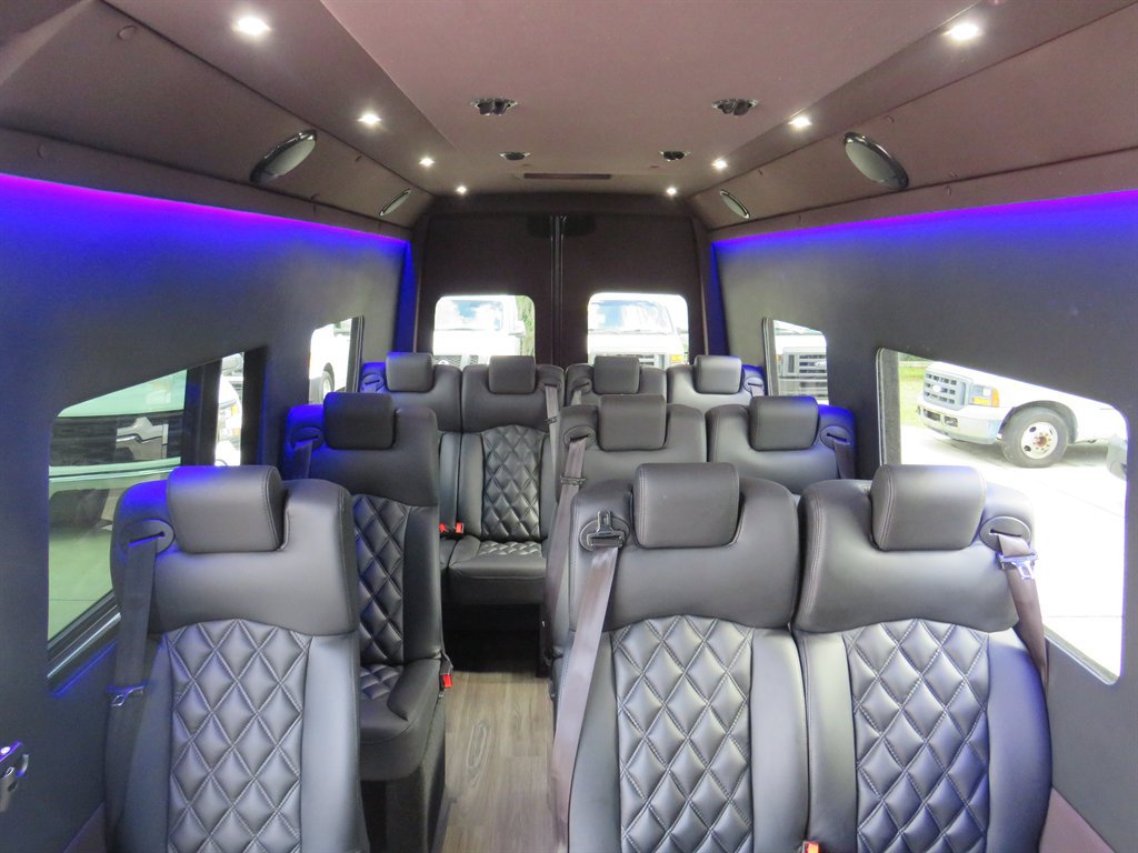 Used 2022 Mercedes-Benz Sprinter 4500 image 19