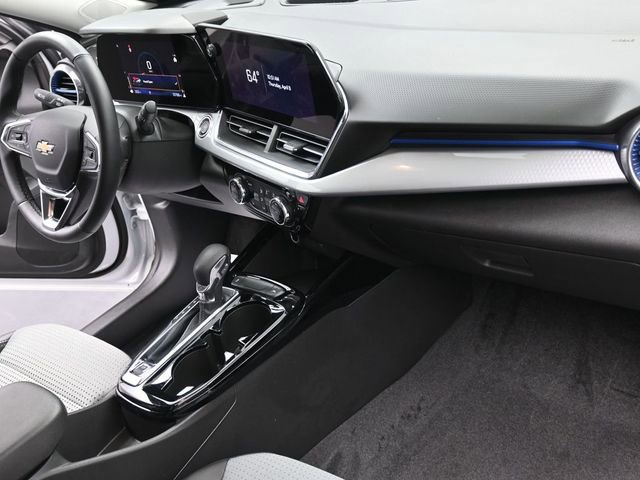 Used 2025 Chevrolet Trax LT w/ LT Convenience Package FWD image 27