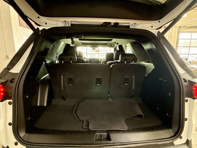 Used 2023 Chevrolet Traverse RS image 29