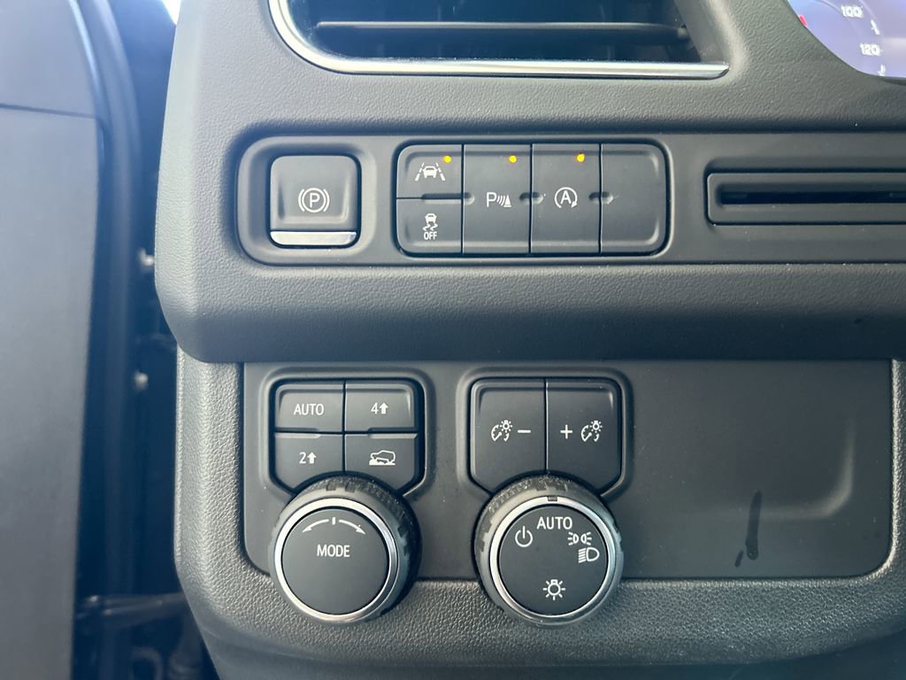 Used 2024 Chevrolet Tahoe LT AWD/4WD image 15